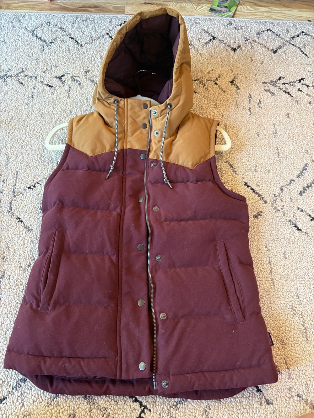 Patagonia bivy  Quilted Hooded Puffer Vest - Burgundy/Tan